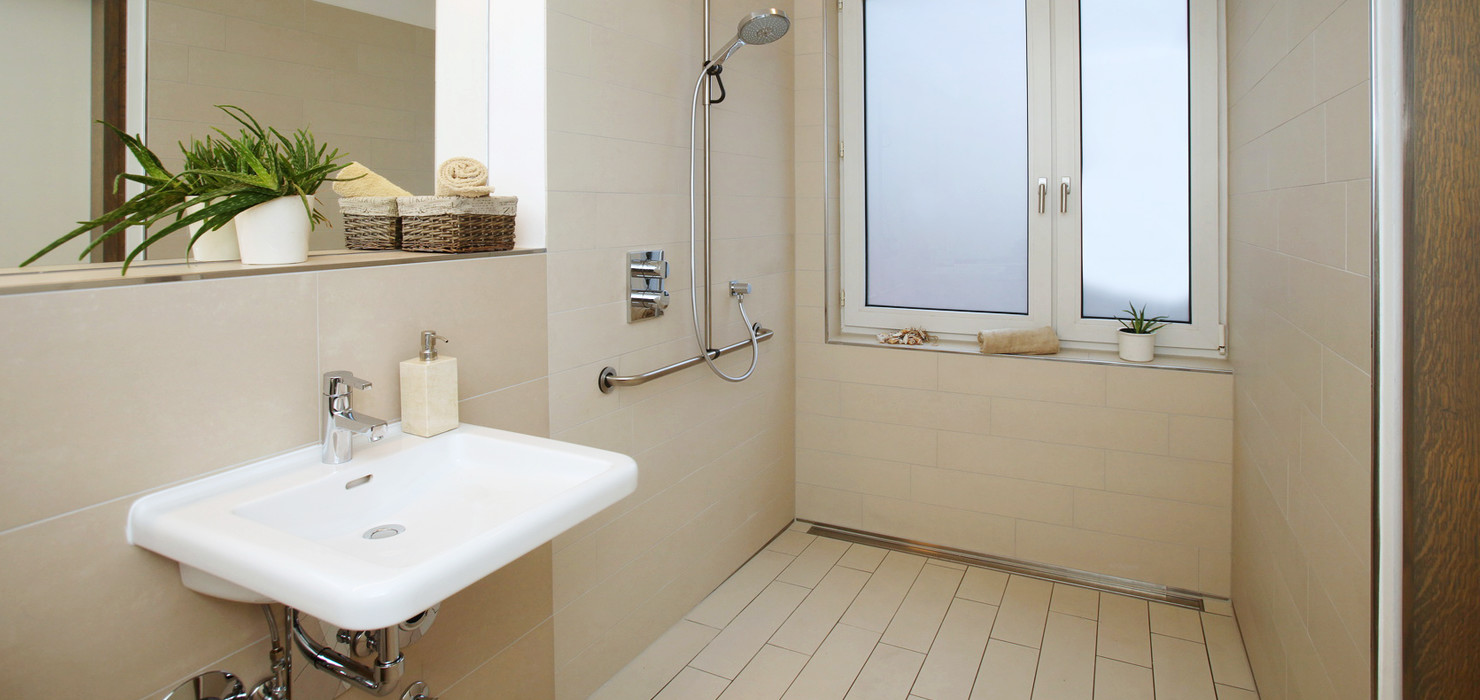 Badezimmer – Waschbecken, Dusche